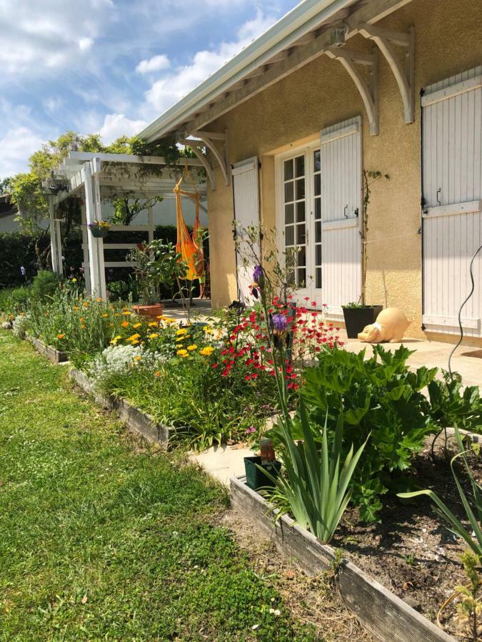 L'Eau Bourde Acomodação com café da manhã Gradignan Exterior foto
